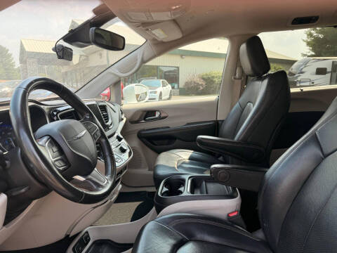 2020 Chrysler Pacifica Touring L