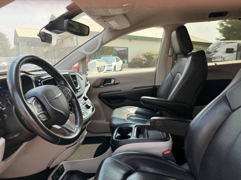 2020 Chrysler Pacifica Touring L