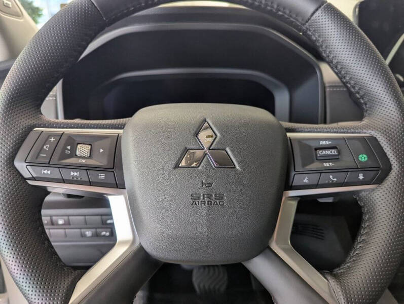 2025 Mitsubishi Outlander PHEV SE