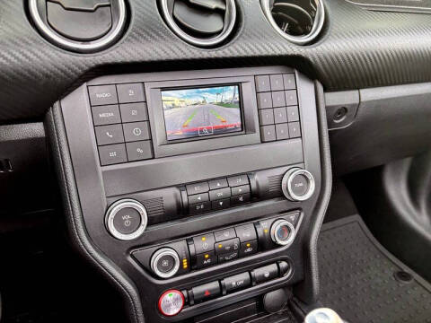 2022 Ford Mustang EcoBoost