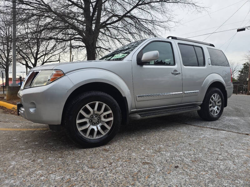 2011 Nissan Pathfinder LE