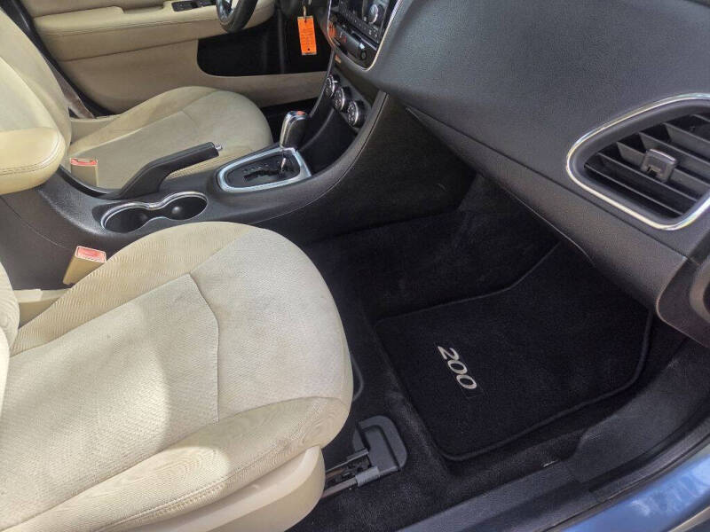 2011 Chrysler 200 Touring