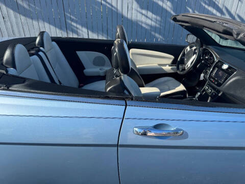 2012 Chrysler 200 Limited