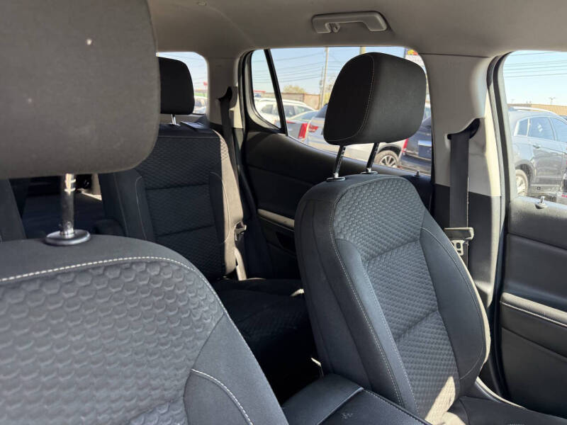 2017 GMC Acadia SLE-2