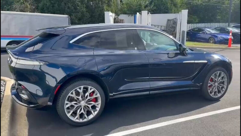 2021 Aston Martin DBX