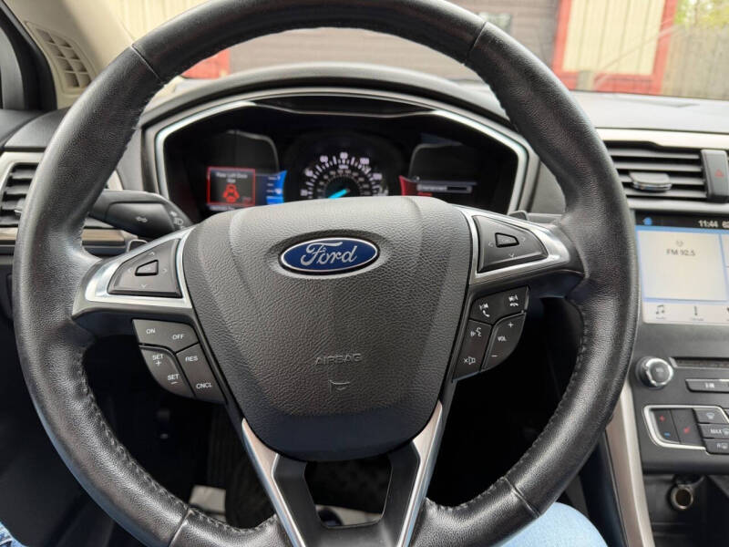2017 Ford Fusion SE