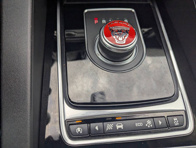 2017 Jaguar F-PACE 35t Prestige