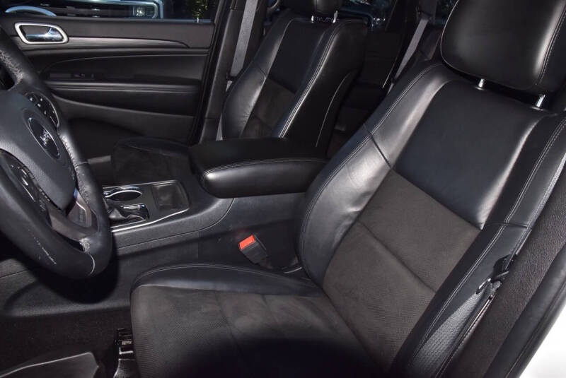 2020 Jeep Grand Cherokee Laredo E