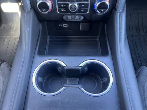 2022 GMC Yukon XL SLE