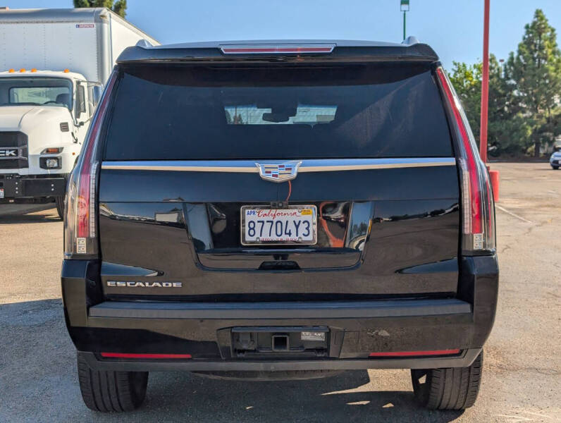 2018 Cadillac Escalade Luxury