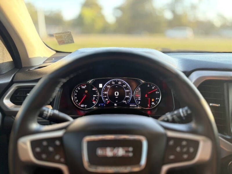 2022 GMC Acadia Denali