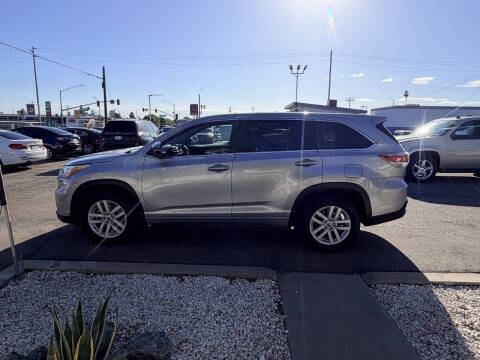 2016 Toyota Highlander LE