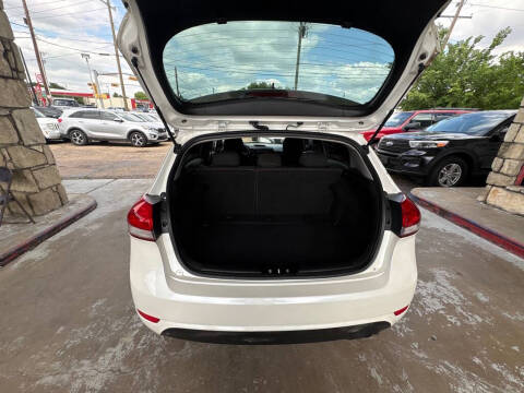 2016 Kia Forte5 LX