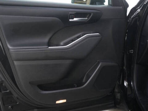 2025 Toyota Highlander Hybrid XLE