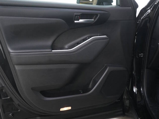 2025 Toyota Highlander Hybrid XLE