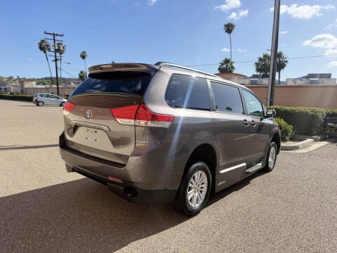 2013 Toyota Sienna XLE Mobility 7-Passenger