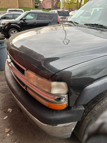 2004 Chevrolet Suburban for sale at MKE Avenue Auto Sales in Milwaukee WI