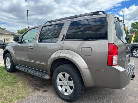 2006 Nissan Pathfinder LE