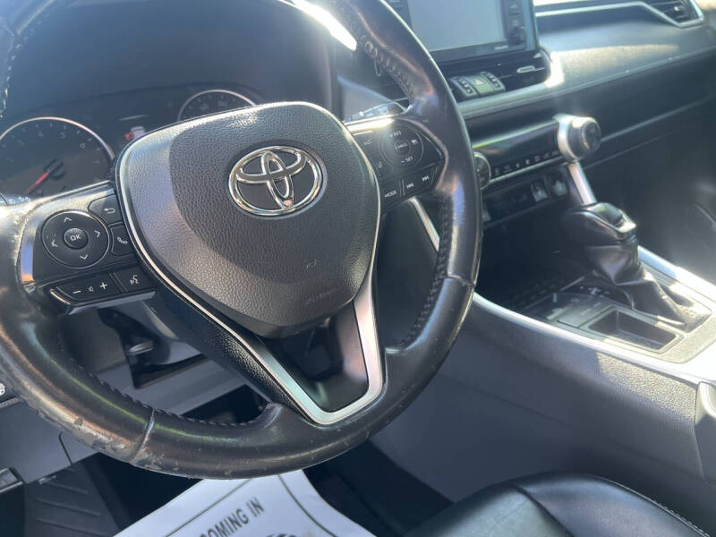 2020 Toyota RAV4 XLE Premium