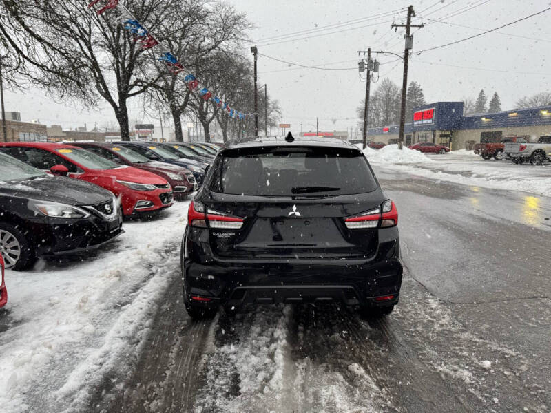 2020 Mitsubishi Outlander Sport SE