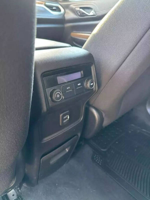 2019 GMC Acadia SLE-2