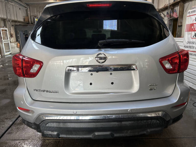 2017 Nissan Pathfinder SV