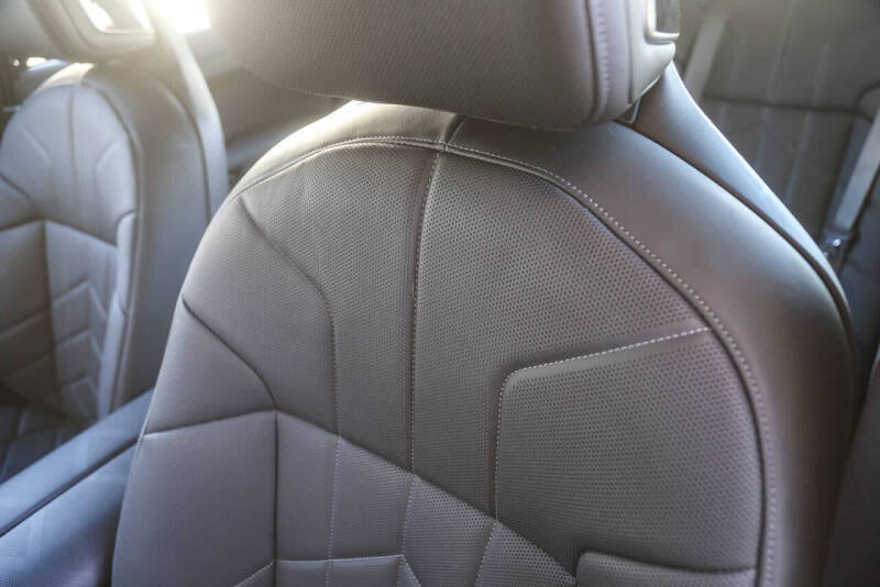 2025 BMW 7 Series 750e xDrive