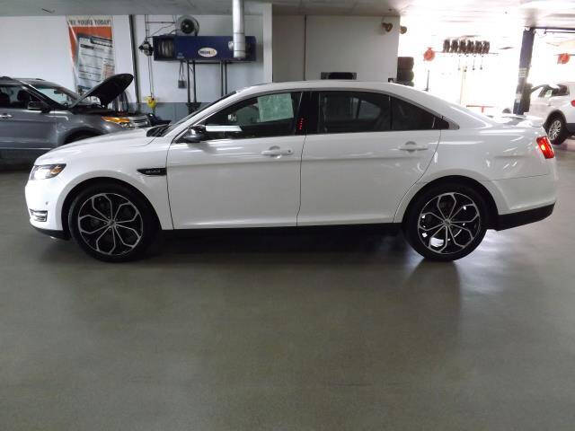 Used 2018 Ford Taurus SHO with VIN 1FAHP2KT3JG113375 for sale in Platteville, WI