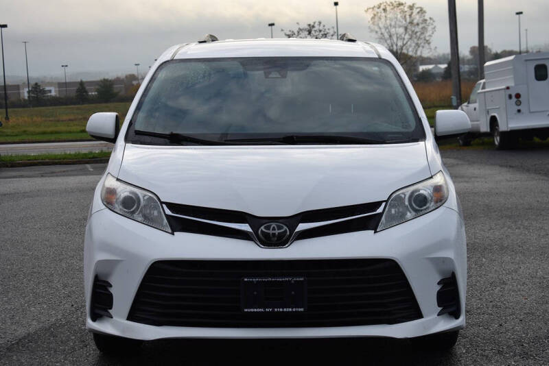 2018 Toyota Sienna LE 8-Passenger