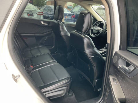 2020 Ford Escape Titanium
