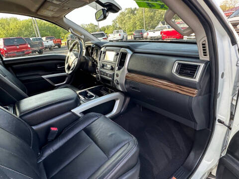 2017 Nissan Titan SL