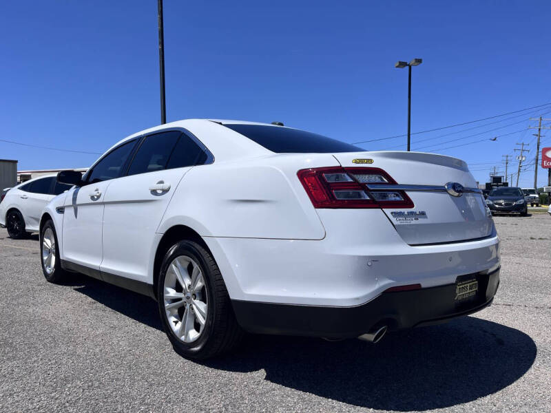 2018 Ford Taurus SEL