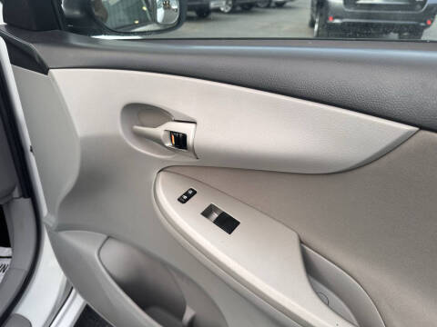 2012 Toyota Corolla LE