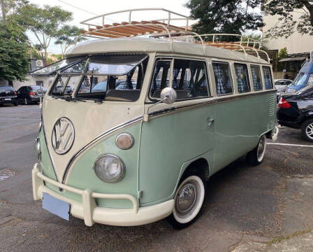 sho watanabe aloha vw bus 渡辺将 グリーンルームハワイ Vintage Yellow VW Bus with Palm Tree in Hawaii · Free Stock