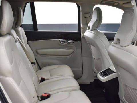 2019 Volvo XC90 T6 Momentum