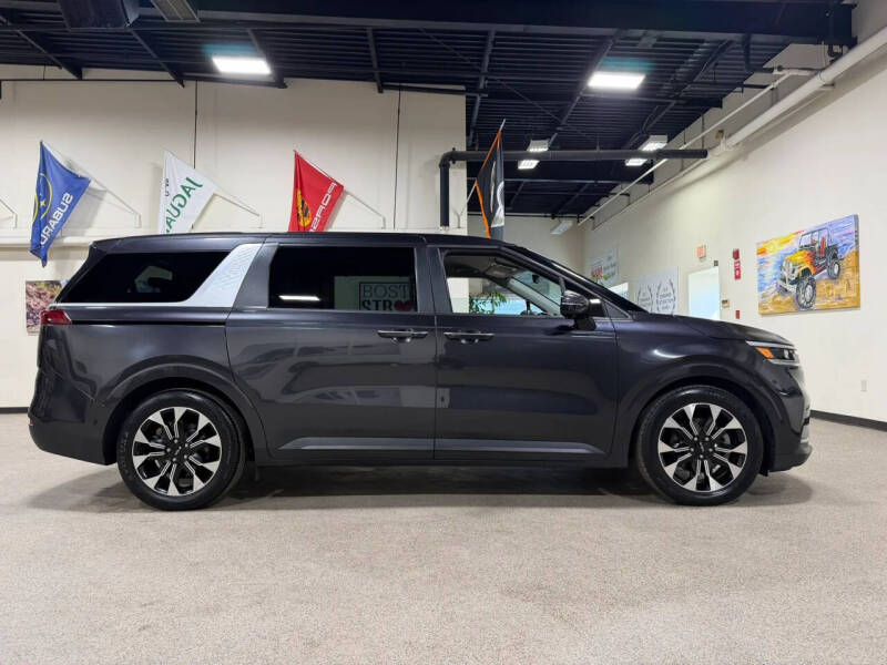 2023 Kia Carnival EX