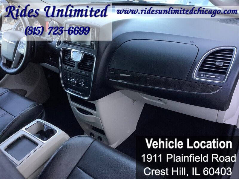 2014 Chrysler Town and Country Touring