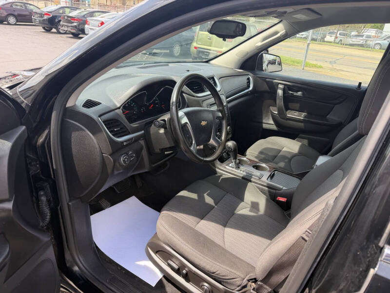 2017 Chevrolet Traverse LT