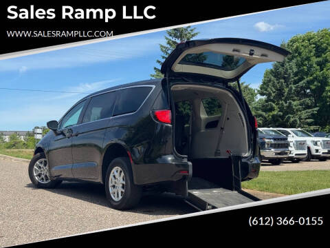 2022 Chrysler Voyager LX