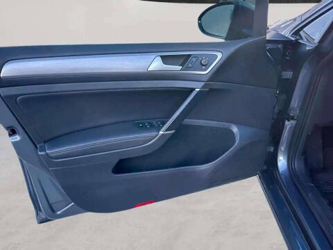 2015 Volkswagen Golf TSI S