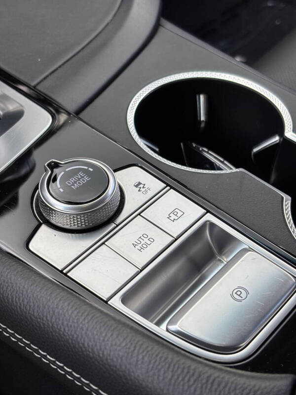 2025 Genesis G70 2.5T Standard