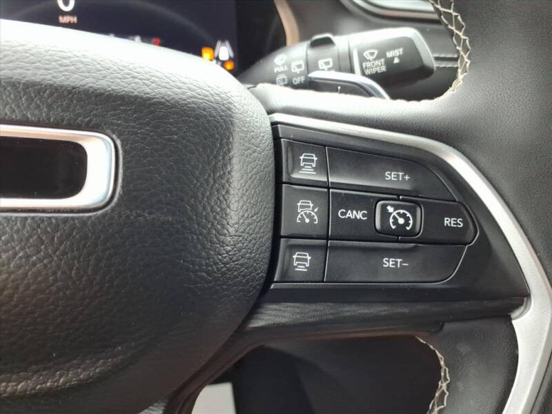 2023 Jeep Grand Cherokee Laredo