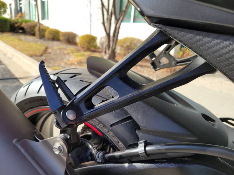 2015 Suzuki GSX-R1000