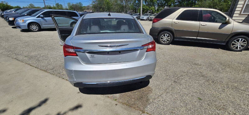 2012 Chrysler 200 LX