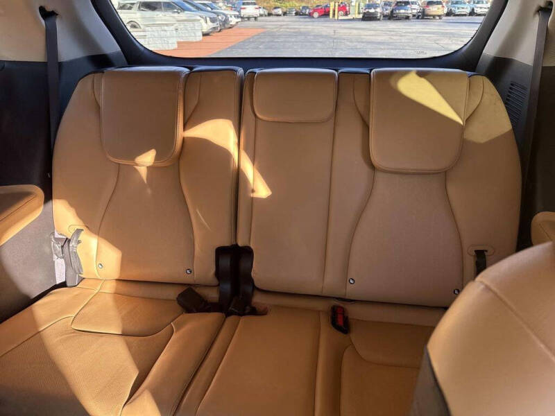 2023 Kia Carnival EX