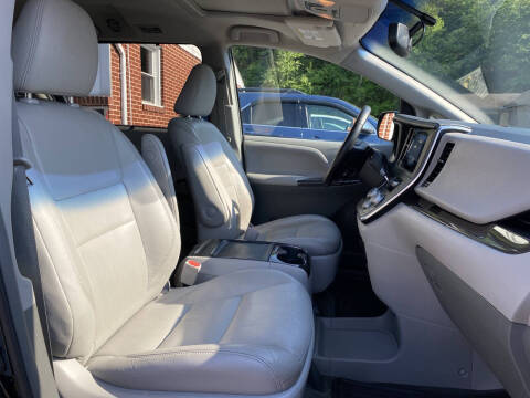 2016 Toyota Sienna XLE 7-Passenger