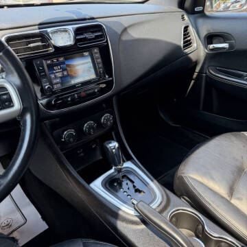 2014 Chrysler 200 Limited