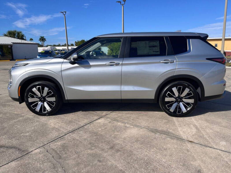 2026 Mitsubishi Outlander SE