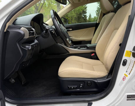 2016 Lexus IS 200t