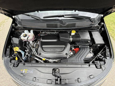 2025 Chrysler Voyager LX